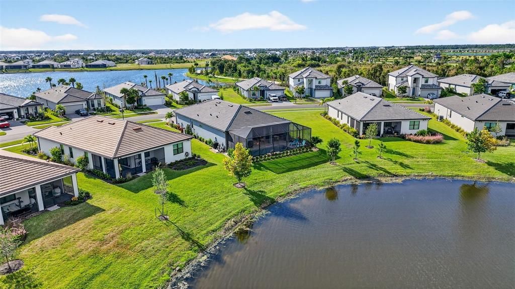 For Sale: $725,000 (2 beds, 2 baths, 2098 Square Feet)