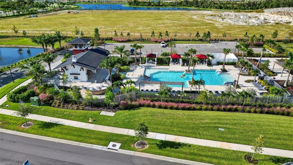 For Sale: $725,000 (2 beds, 2 baths, 2098 Square Feet)