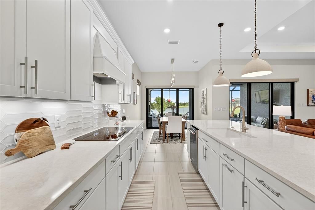 For Sale: $725,000 (2 beds, 2 baths, 2098 Square Feet)