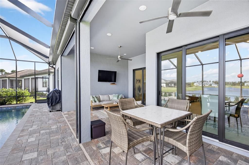 For Sale: $725,000 (2 beds, 2 baths, 2098 Square Feet)