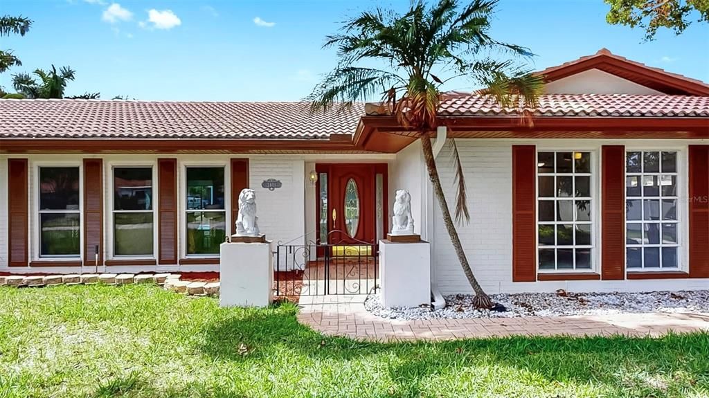 出租: $5,000 (4 贝兹, 3 浴室, 2534 平方英尺)