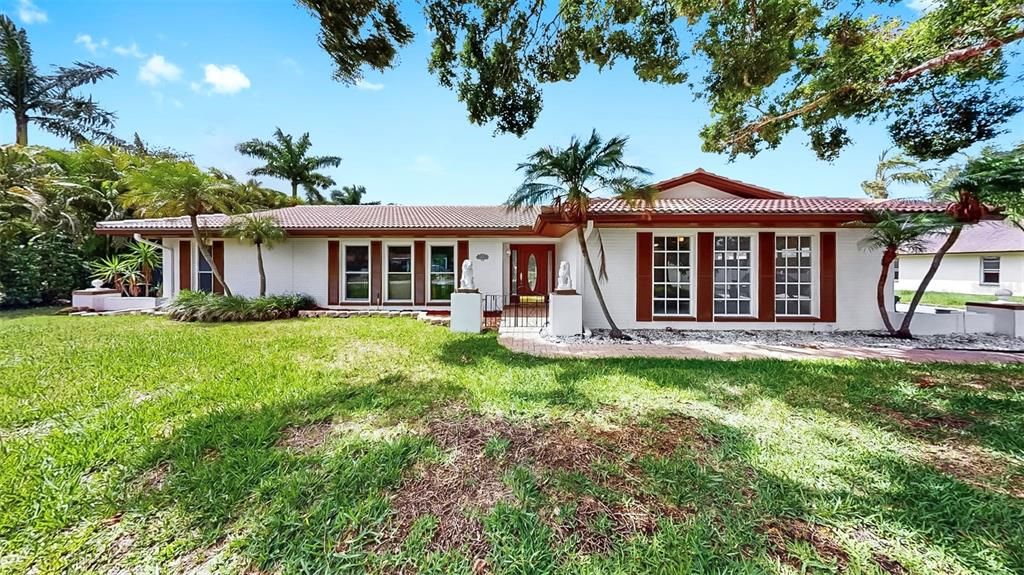 出租: $5,000 (4 贝兹, 3 浴室, 2534 平方英尺)