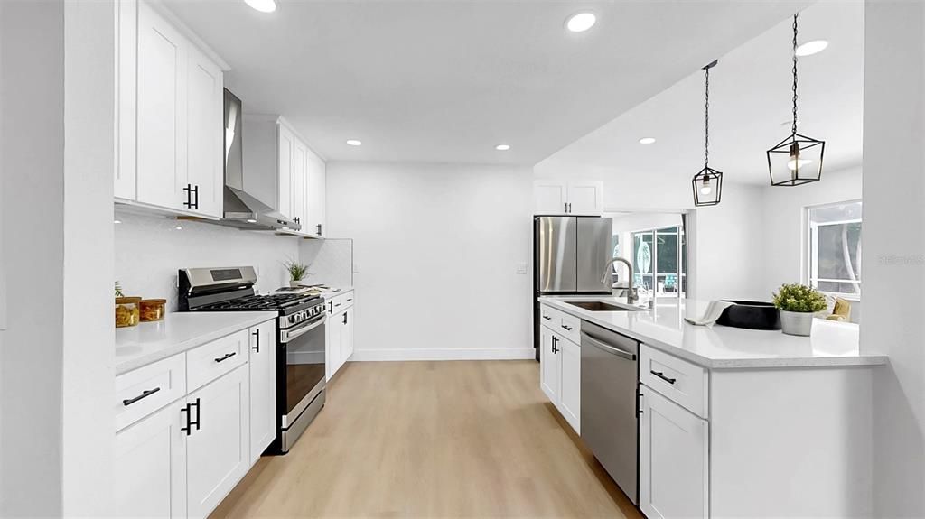 出租: $5,000 (4 贝兹, 3 浴室, 2534 平方英尺)