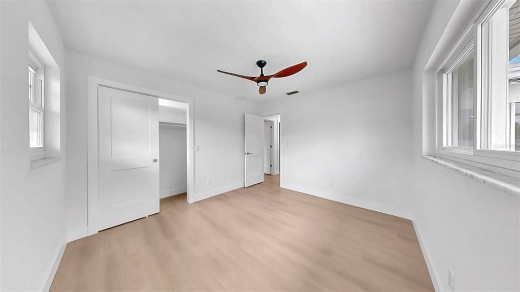 出租: $5,000 (4 贝兹, 3 浴室, 2534 平方英尺)