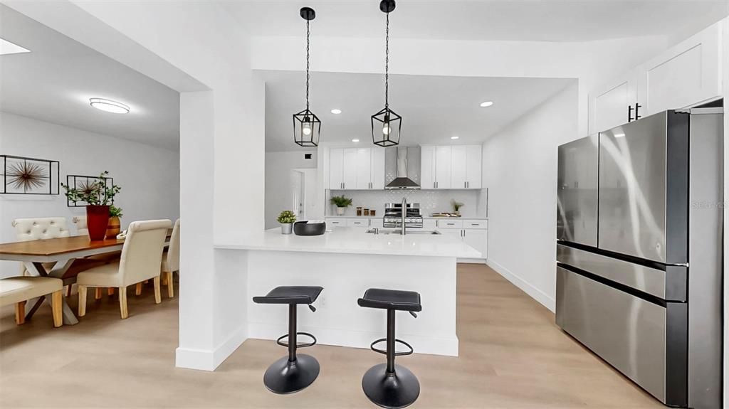 出租: $5,000 (4 贝兹, 3 浴室, 2534 平方英尺)