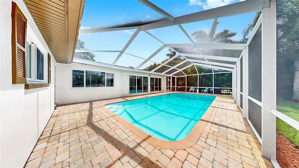 出租: $5,000 (4 贝兹, 3 浴室, 2534 平方英尺)