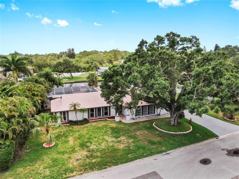 出租: $5,000 (4 贝兹, 3 浴室, 2534 平方英尺)