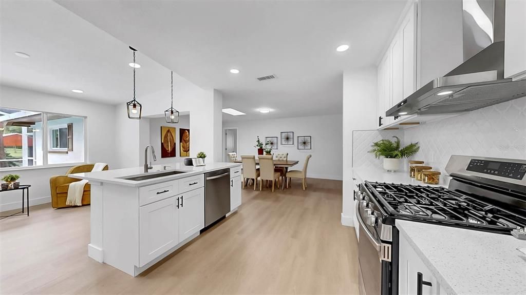 出租: $5,000 (4 贝兹, 3 浴室, 2534 平方英尺)