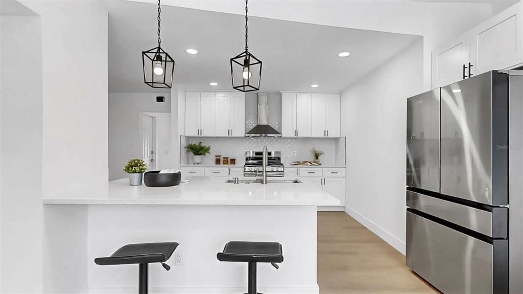 出租: $5,000 (4 贝兹, 3 浴室, 2534 平方英尺)