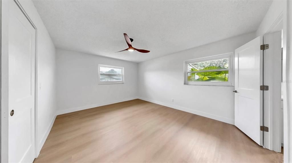 出租: $5,000 (4 贝兹, 3 浴室, 2534 平方英尺)