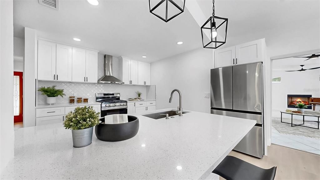 出租: $5,000 (4 贝兹, 3 浴室, 2534 平方英尺)