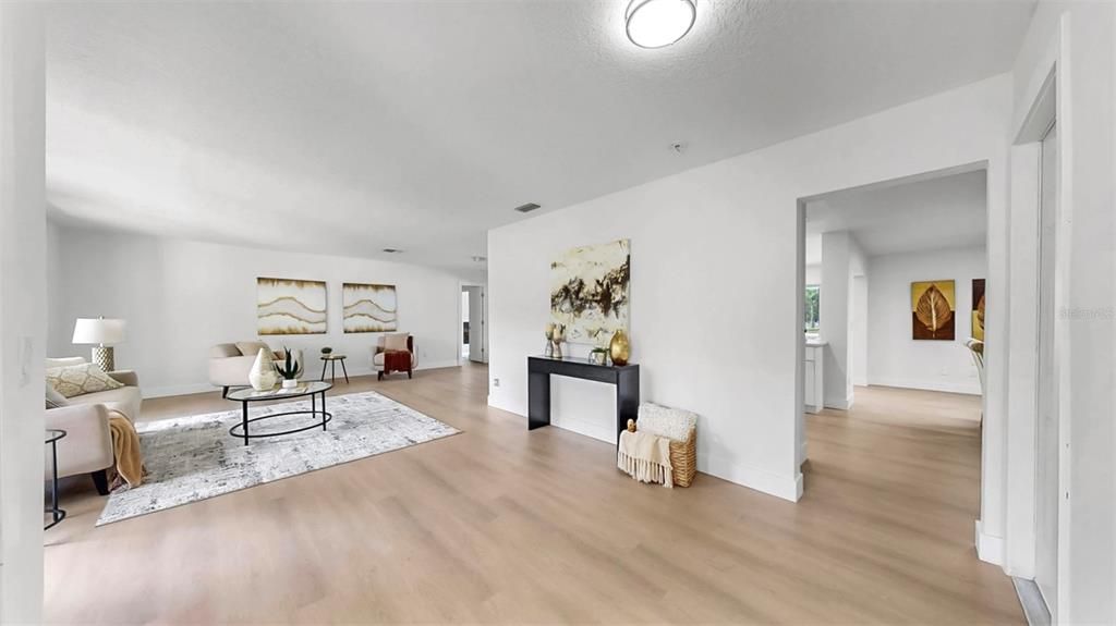 出租: $5,000 (4 贝兹, 3 浴室, 2534 平方英尺)