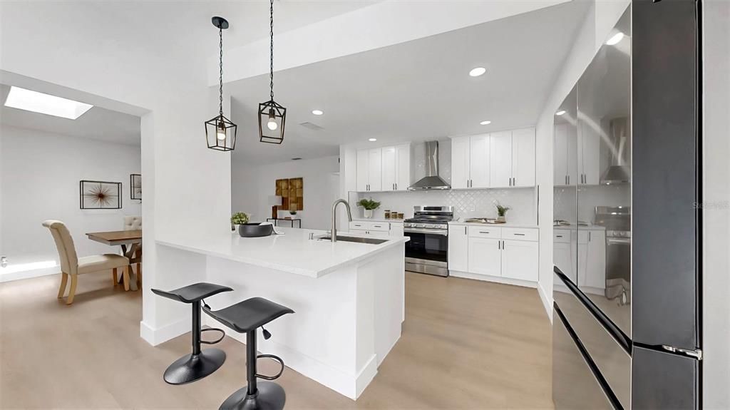 出租: $5,000 (4 贝兹, 3 浴室, 2534 平方英尺)