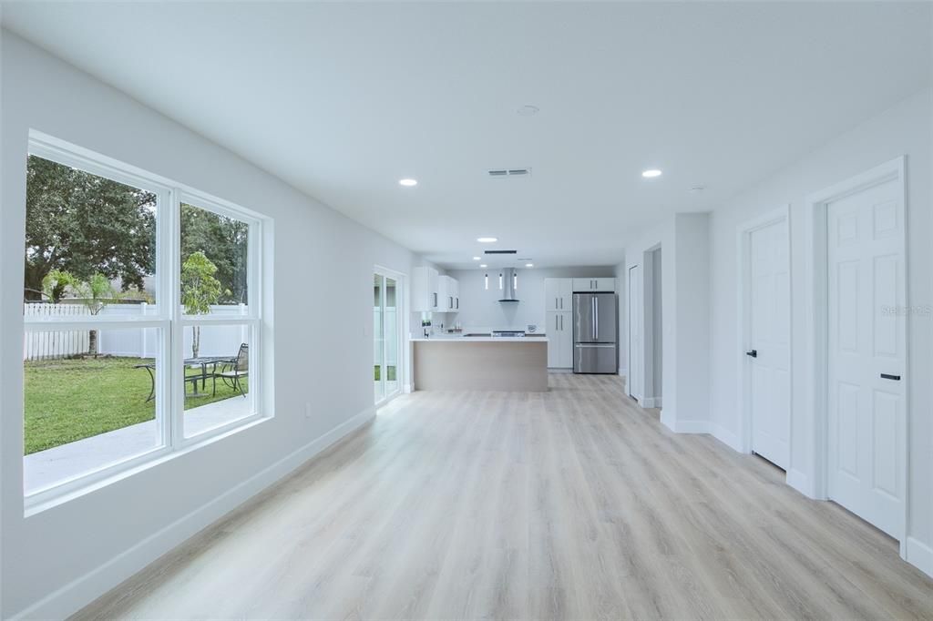 For Sale: $493,333 (5 beds, 3 baths, 2246 Square Feet)