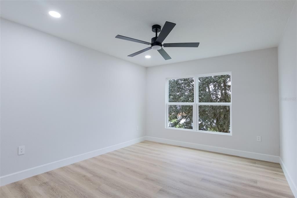 For Sale: $493,333 (5 beds, 3 baths, 2246 Square Feet)