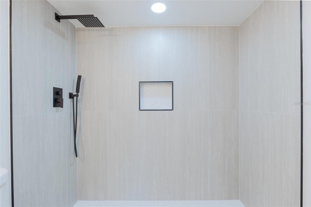 For Sale: $493,333 (5 beds, 3 baths, 2246 Square Feet)