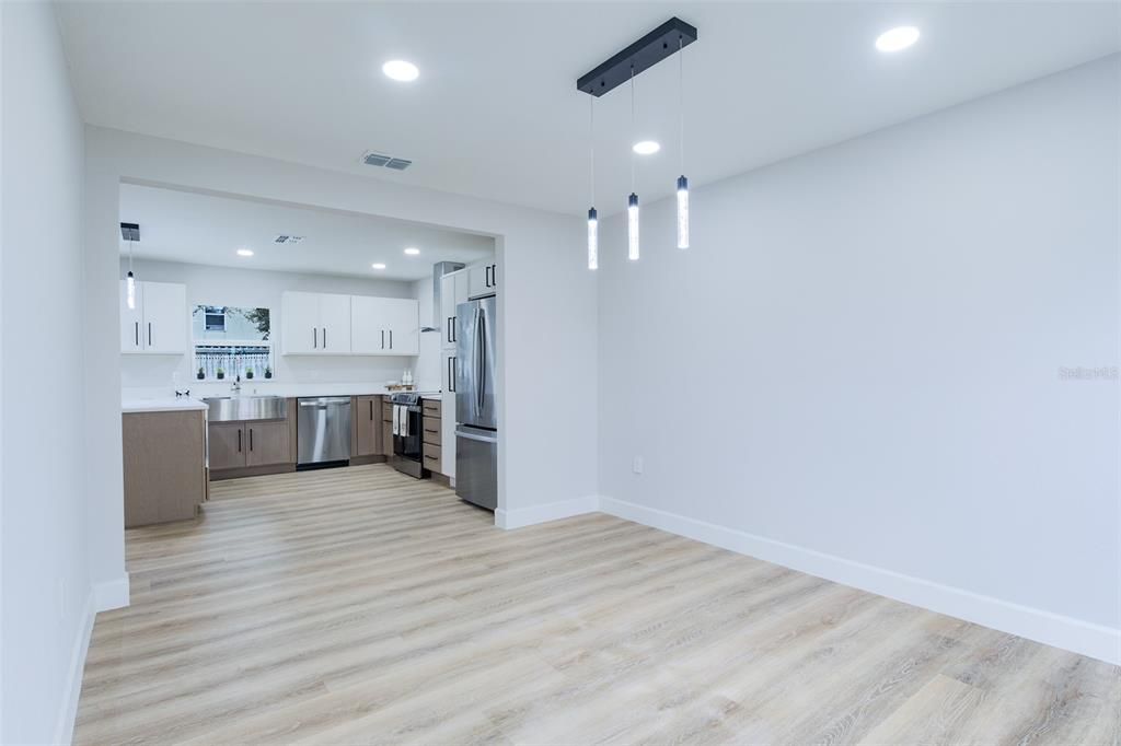 For Sale: $493,333 (5 beds, 3 baths, 2246 Square Feet)