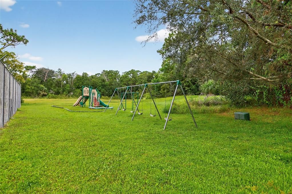 For Sale: $394,999 (4 beds, 2 baths, 1794 Square Feet)