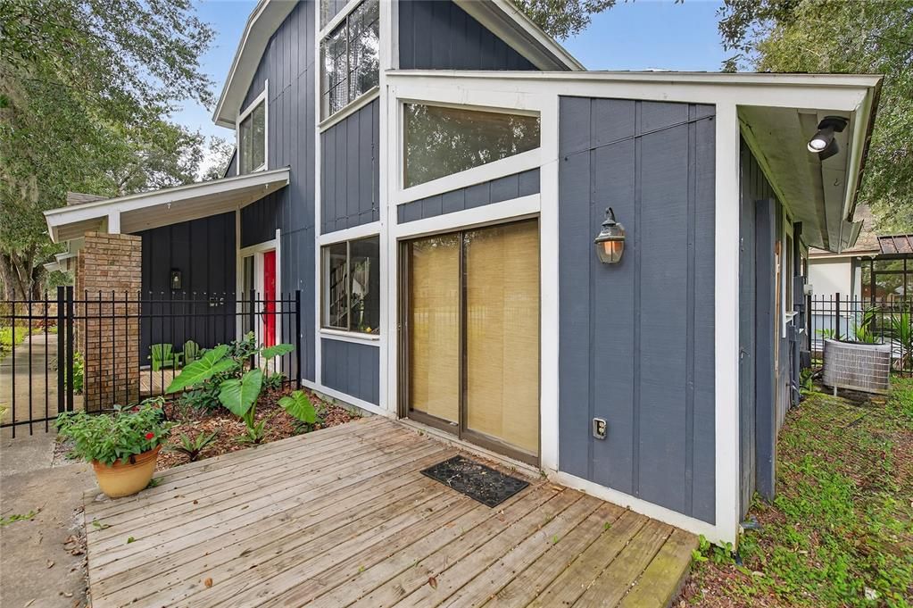 For Sale: $394,999 (4 beds, 2 baths, 1794 Square Feet)