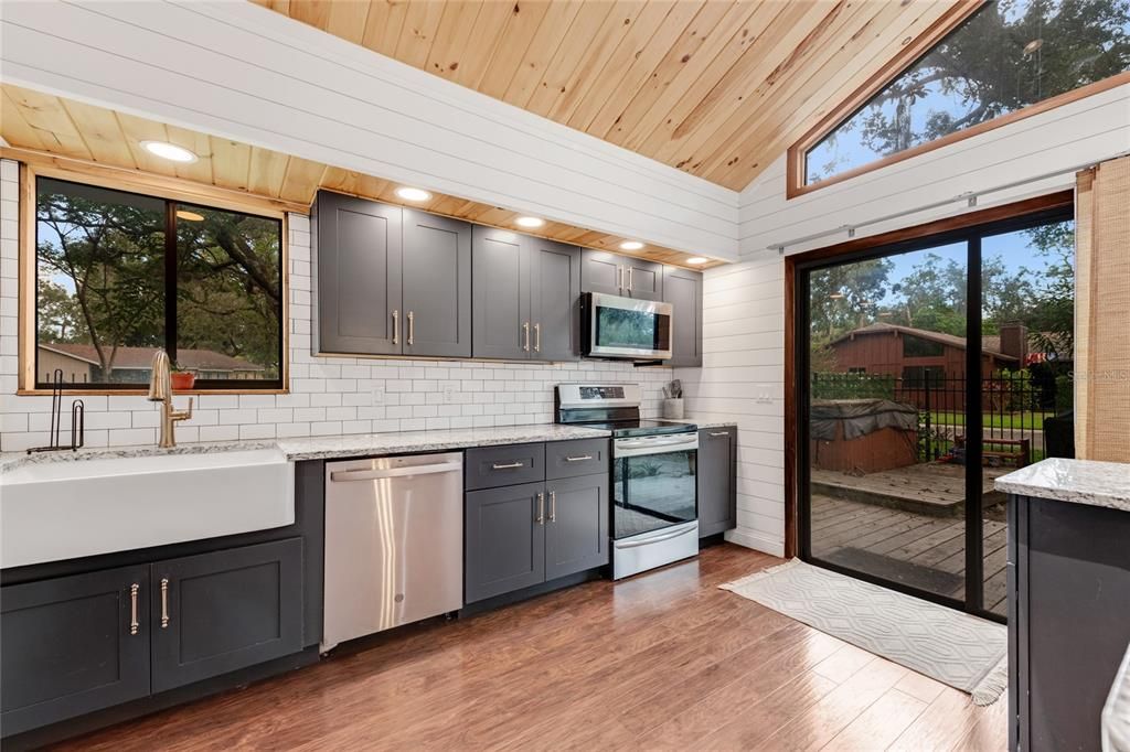 For Sale: $394,999 (4 beds, 2 baths, 1794 Square Feet)