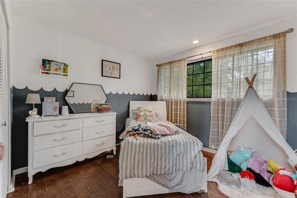 For Sale: $394,999 (4 beds, 2 baths, 1794 Square Feet)