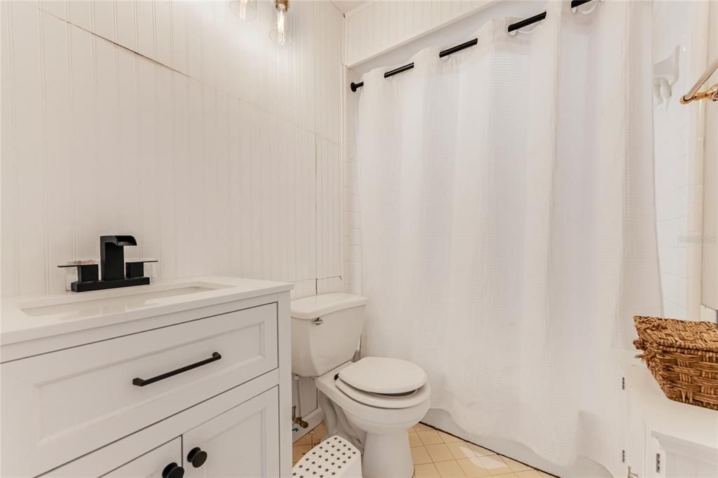 For Sale: $394,999 (4 beds, 2 baths, 1794 Square Feet)