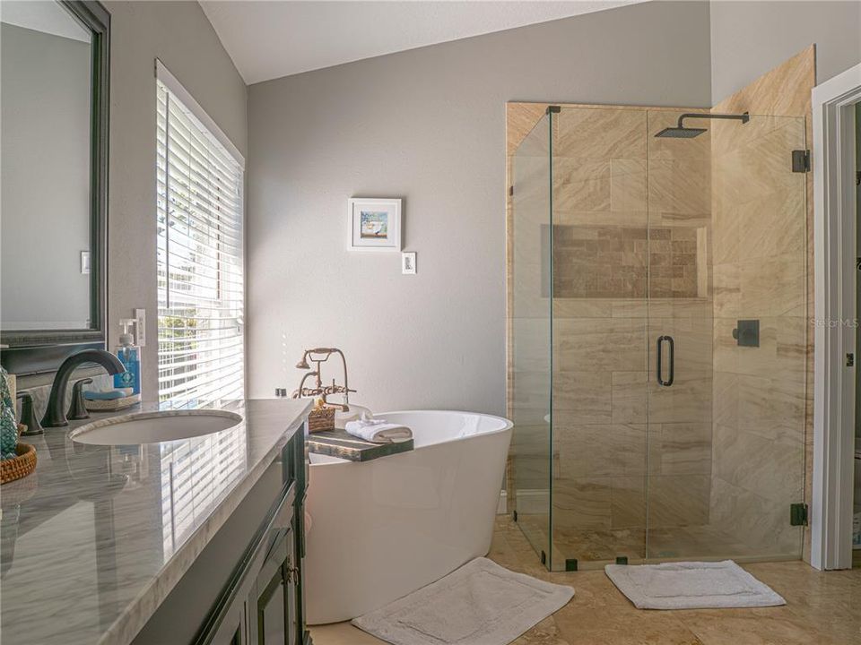 For Sale: $570,000 (3 beds, 2 baths, 2005 Square Feet)