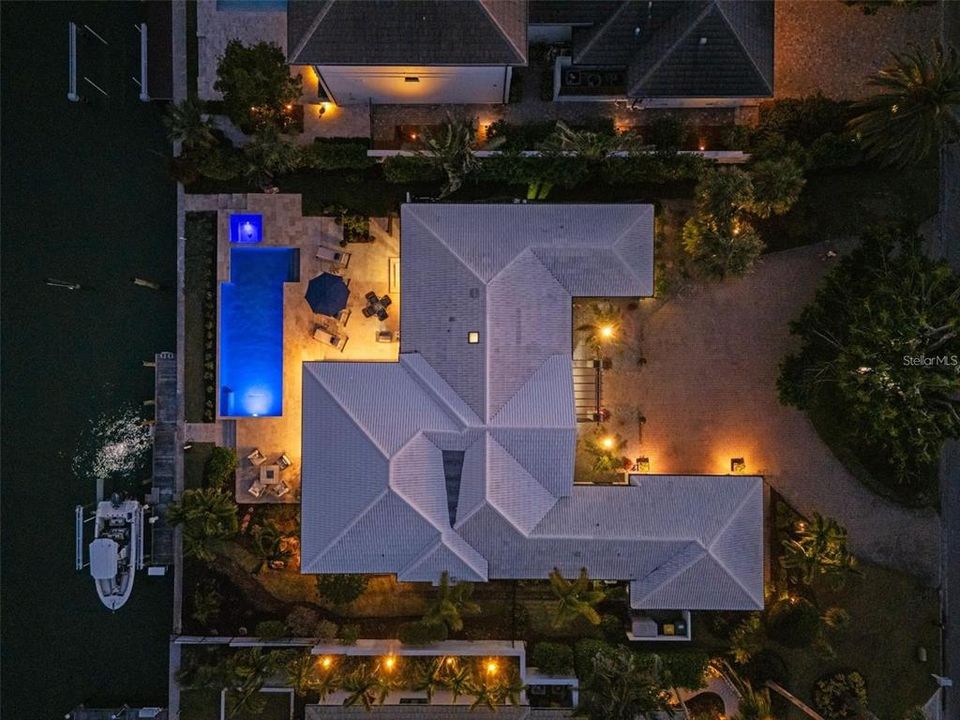 Active With Contract: $4,400,000 (4 beds, 3 baths, 3273 Square Feet)