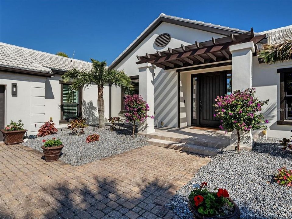 Active With Contract: $4,400,000 (4 beds, 3 baths, 3273 Square Feet)