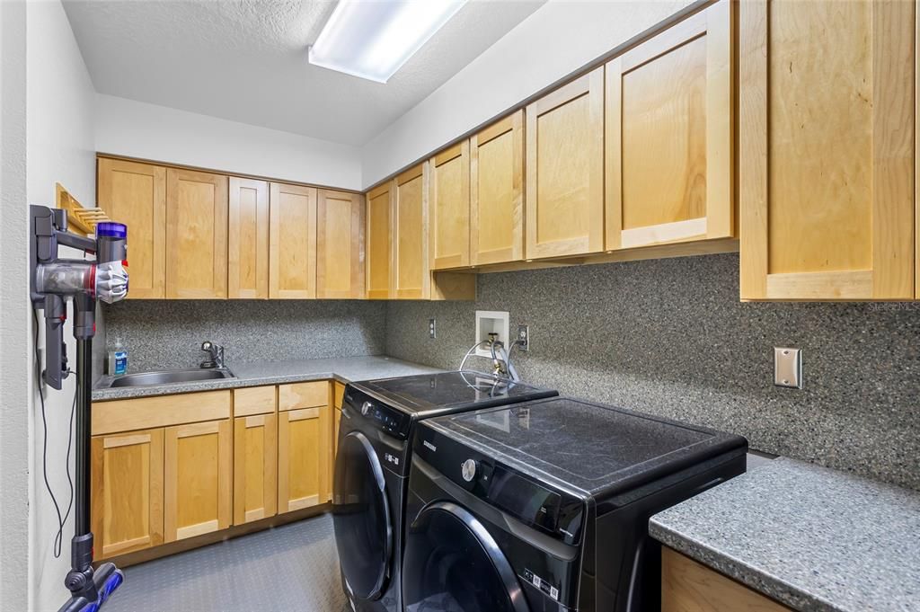 For Sale: $1,410,000 (4 beds, 4 baths, 4698 Square Feet)