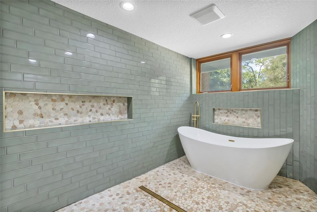 For Sale: $1,410,000 (4 beds, 4 baths, 4698 Square Feet)