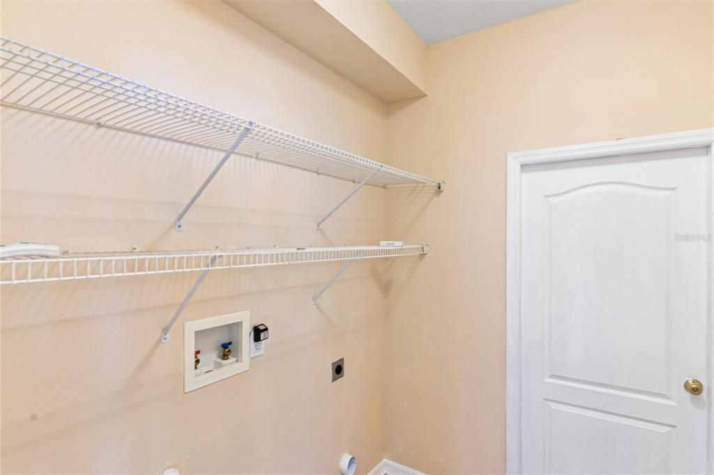 En Renta: $2,799 (4 camas, 2 baños, 2438 Pies cuadrados)