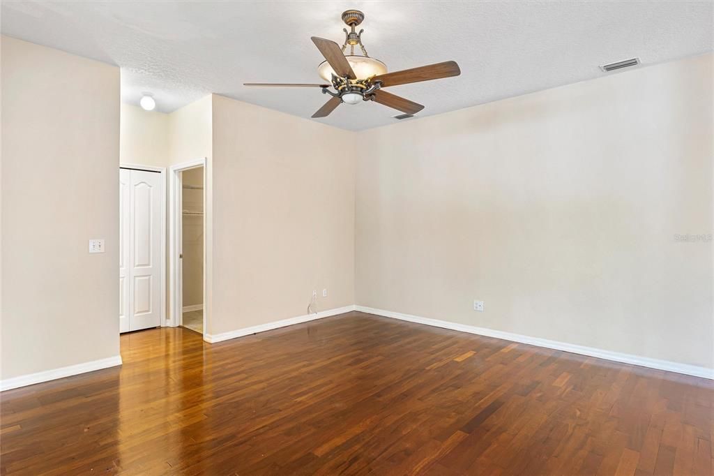 En Renta: $2,799 (4 camas, 2 baños, 2438 Pies cuadrados)