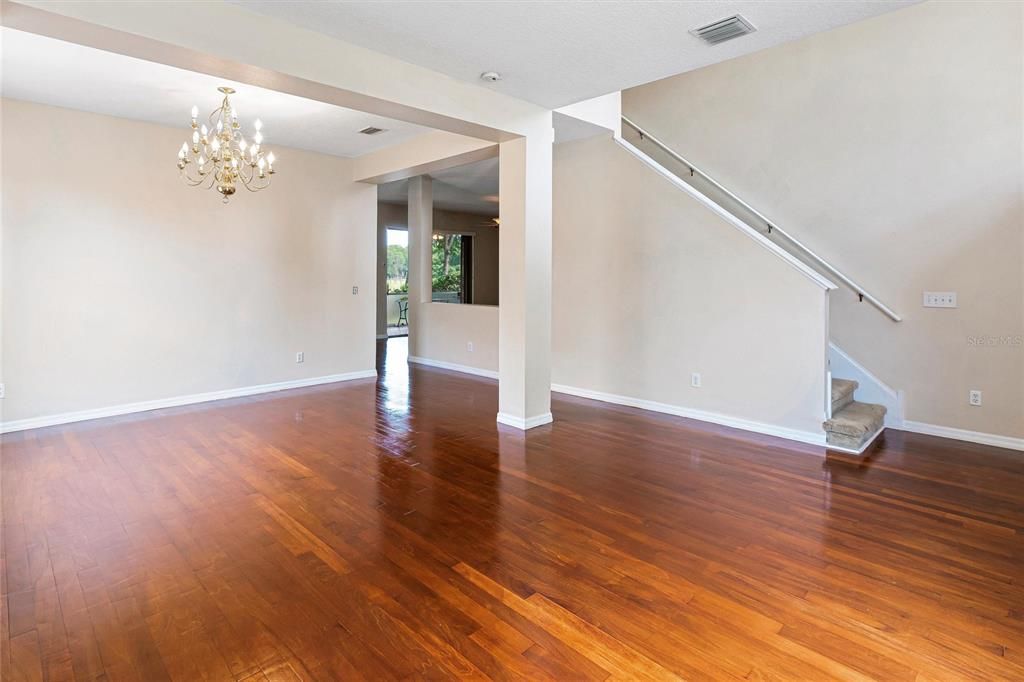 En Renta: $2,799 (4 camas, 2 baños, 2438 Pies cuadrados)