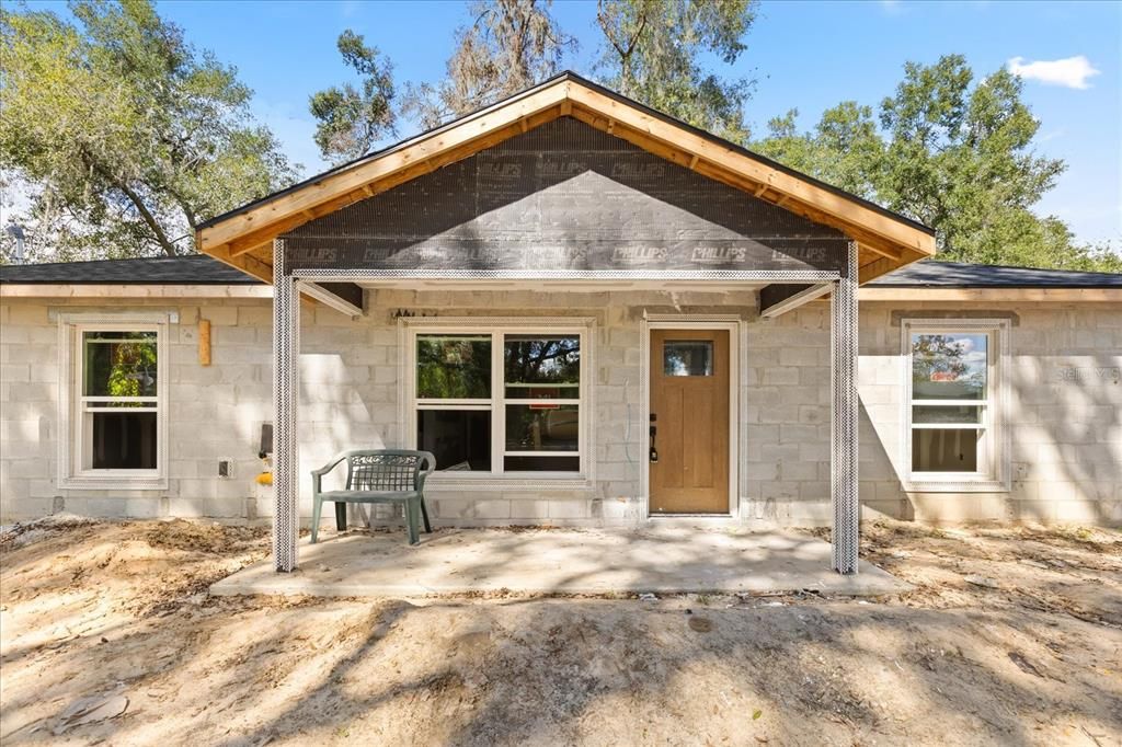 Active With Contract: $234,900 (3 beds, 2 baths, 1173 Square Feet)