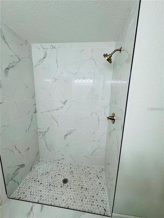 Active With Contract: $234,900 (3 beds, 2 baths, 1173 Square Feet)