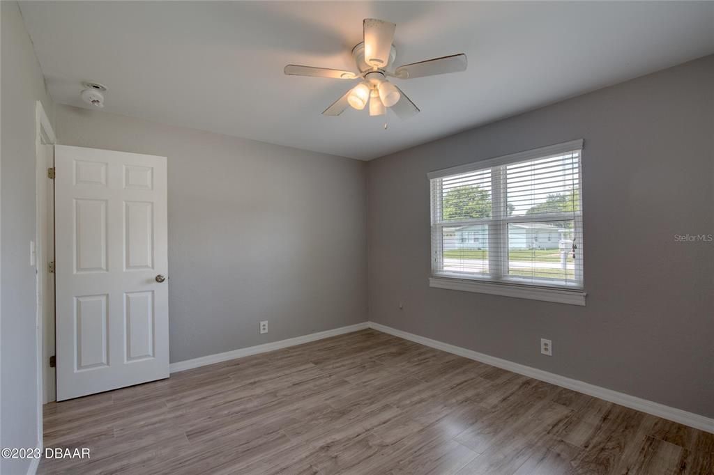 На продажу: $192,400 (2 спален, 1 ванн, 784 Квадратных фут)