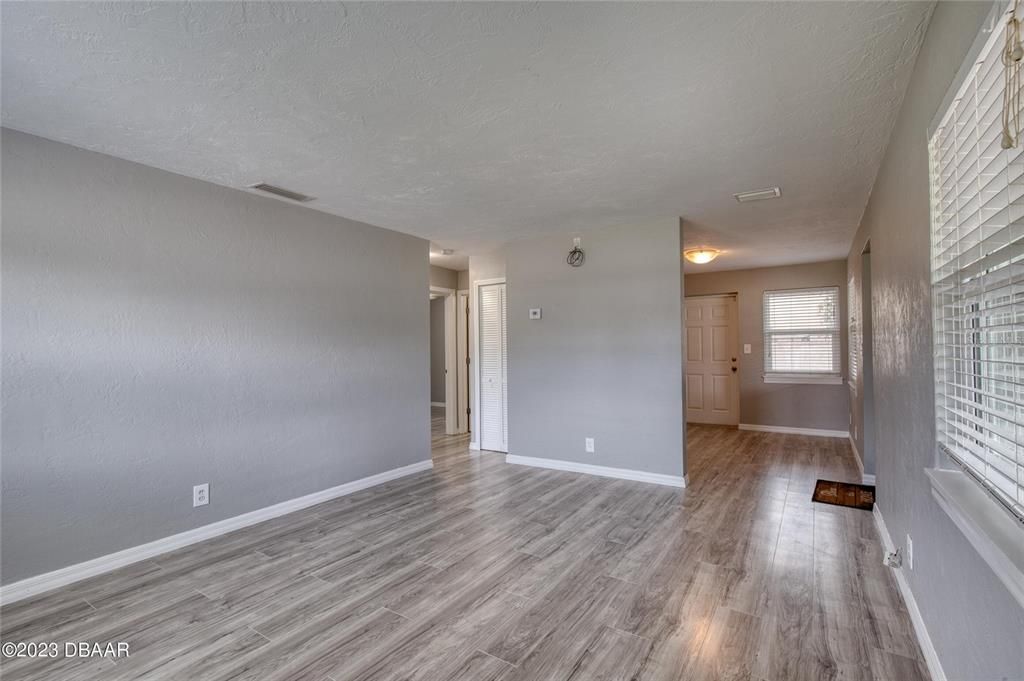 На продажу: $192,400 (2 спален, 1 ванн, 784 Квадратных фут)