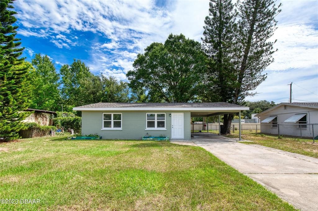 На продажу: $192,400 (2 спален, 1 ванн, 784 Квадратных фут)