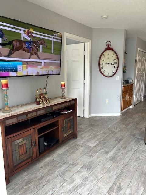 For Sale: $220,000 (2 beds, 2 baths, 1240 Square Feet)