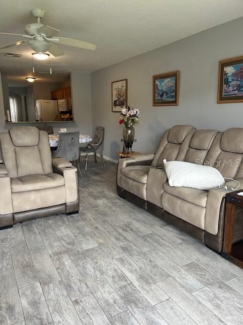 For Sale: $220,000 (2 beds, 2 baths, 1240 Square Feet)