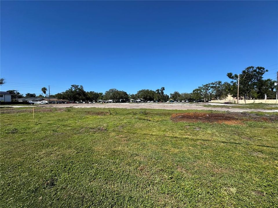 最近售出: $4,300,000 (2.05 acres)