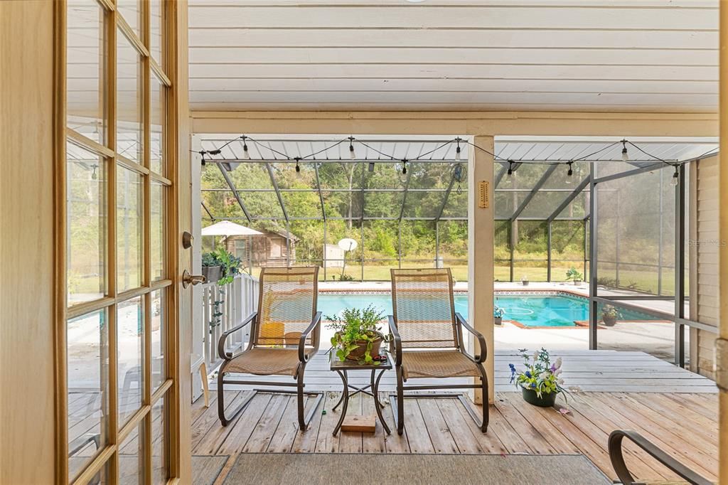 合同活跃: $375,000 (3 贝兹, 2 浴室, 1836 平方英尺)