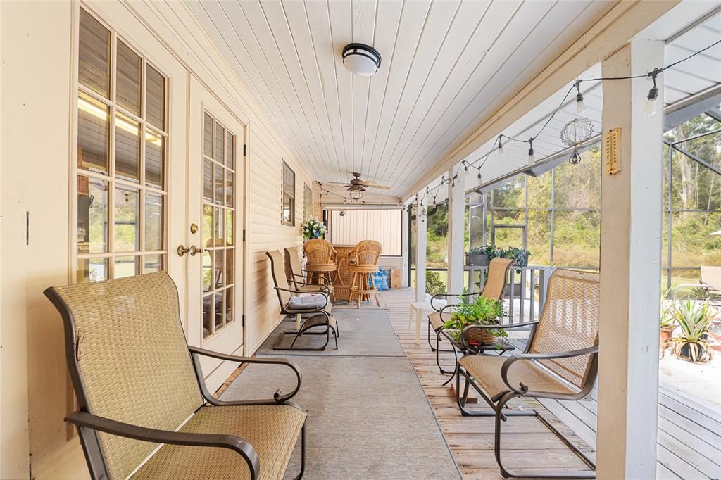 合同活跃: $375,000 (3 贝兹, 2 浴室, 1836 平方英尺)