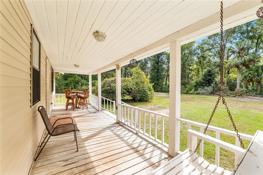 合同活跃: $375,000 (3 贝兹, 2 浴室, 1836 平方英尺)