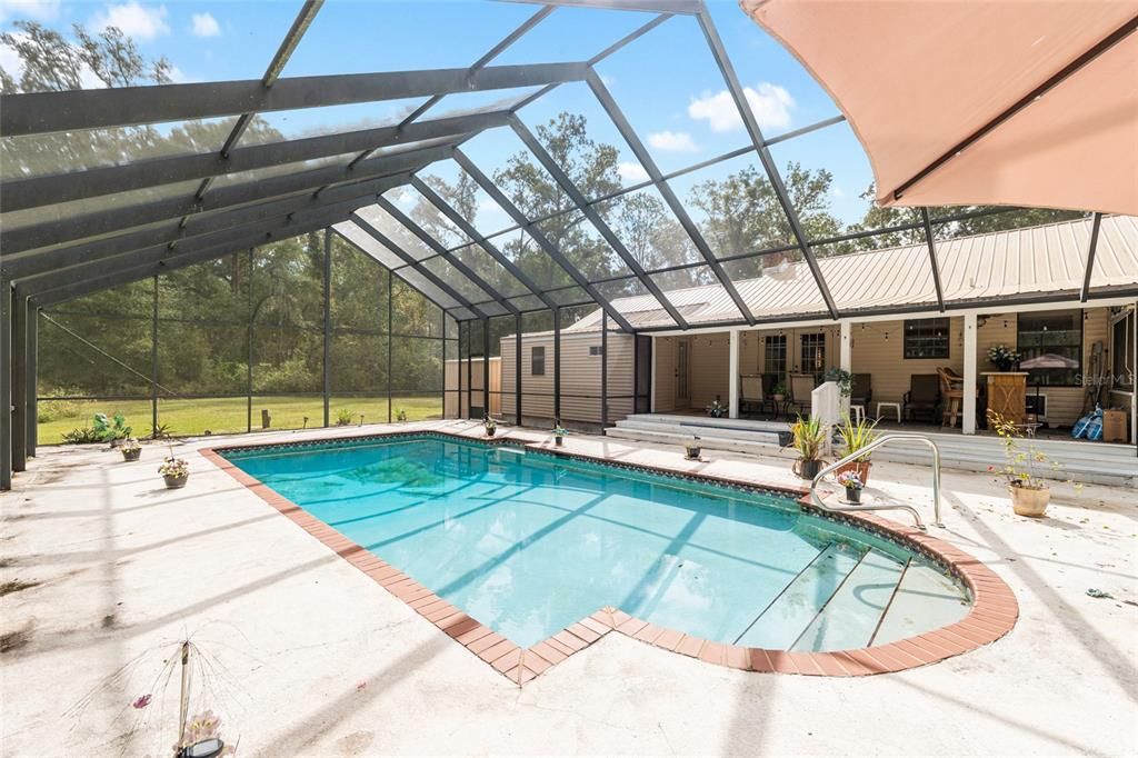 合同活跃: $375,000 (3 贝兹, 2 浴室, 1836 平方英尺)