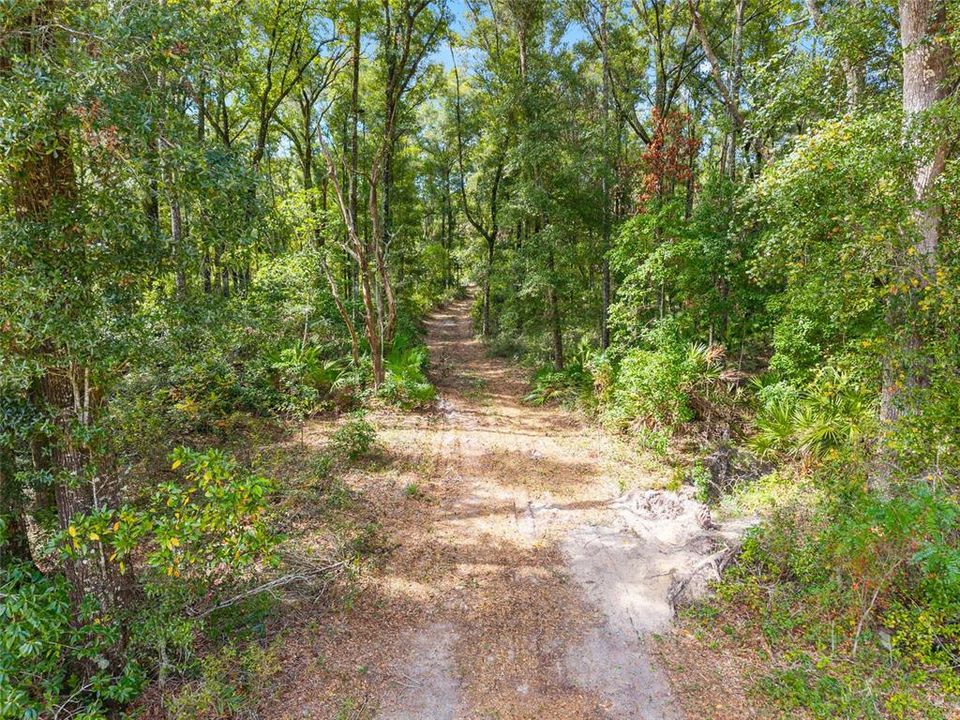 合同活跃: $375,000 (3 贝兹, 2 浴室, 1836 平方英尺)