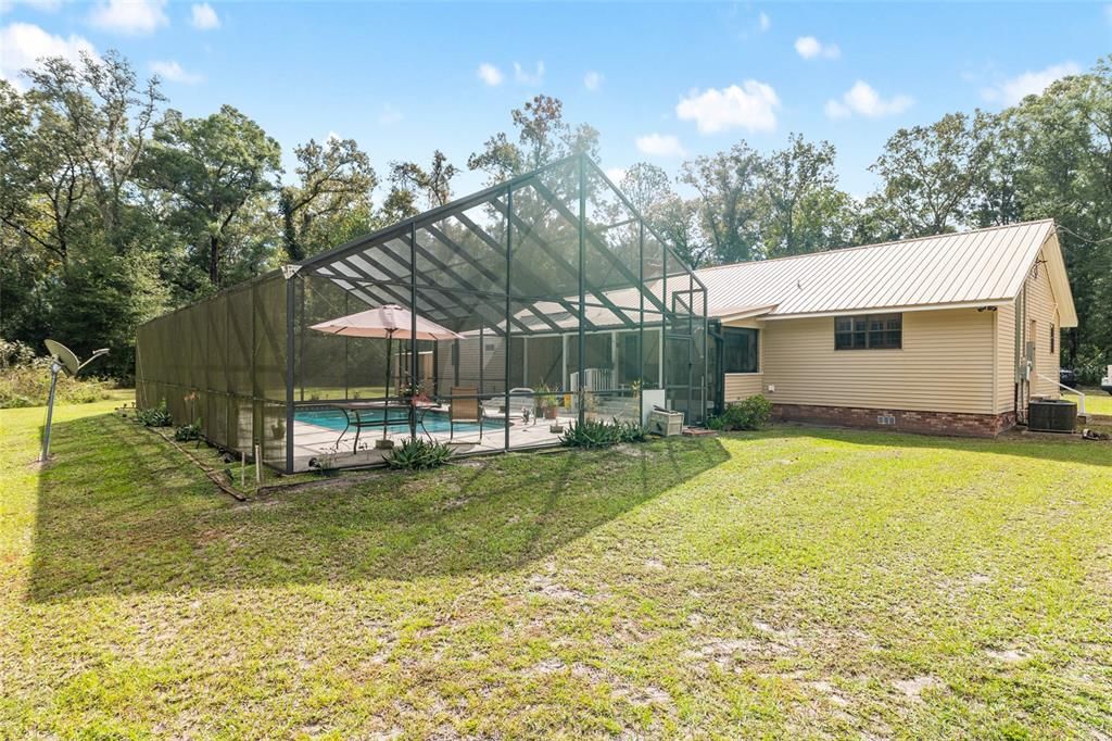 合同活跃: $375,000 (3 贝兹, 2 浴室, 1836 平方英尺)