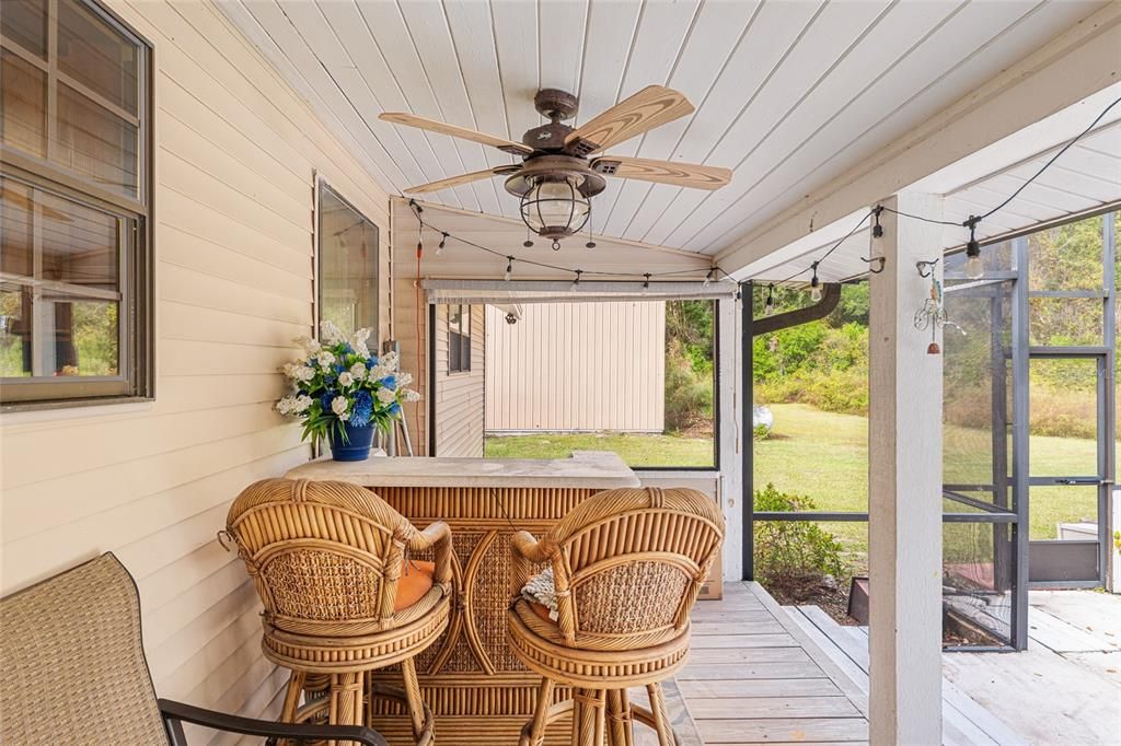 合同活跃: $375,000 (3 贝兹, 2 浴室, 1836 平方英尺)