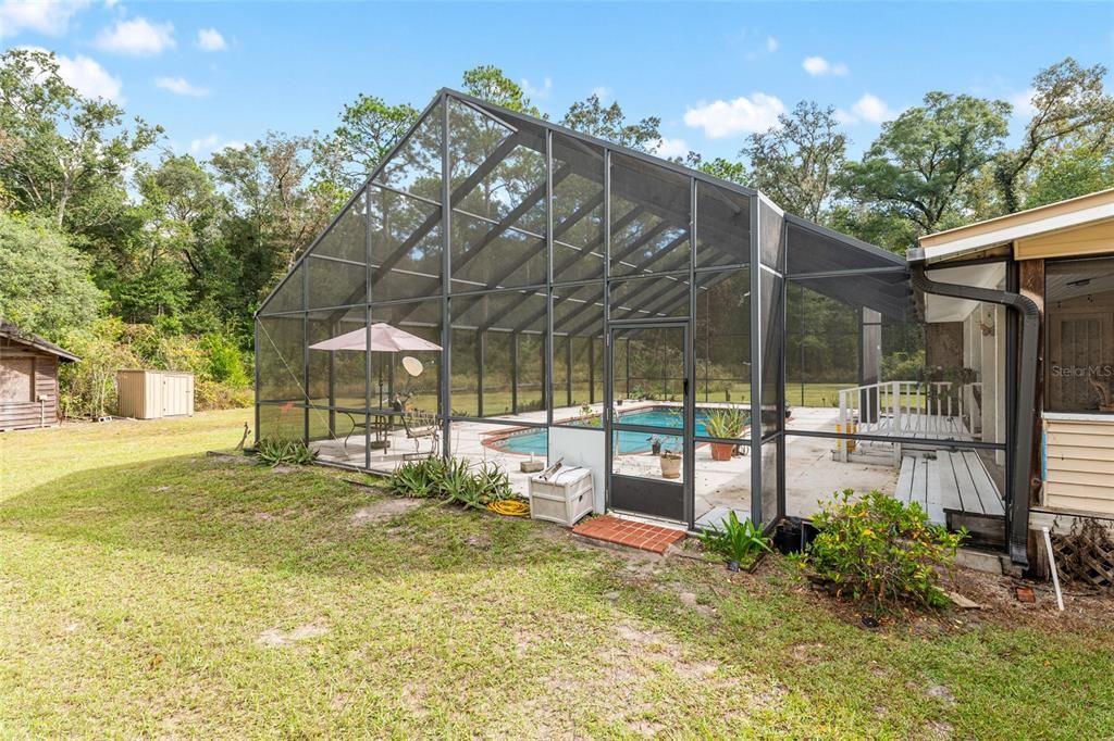 合同活跃: $375,000 (3 贝兹, 2 浴室, 1836 平方英尺)